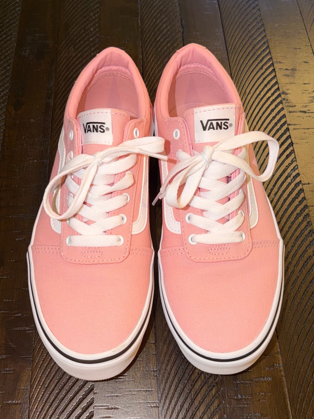 Vans Pink Canvas Low-Top Sneakers NWOT 6Y or Women’s 7.5